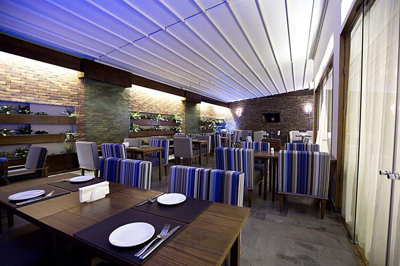 The J Hotel & Spa Beirut Exterior foto