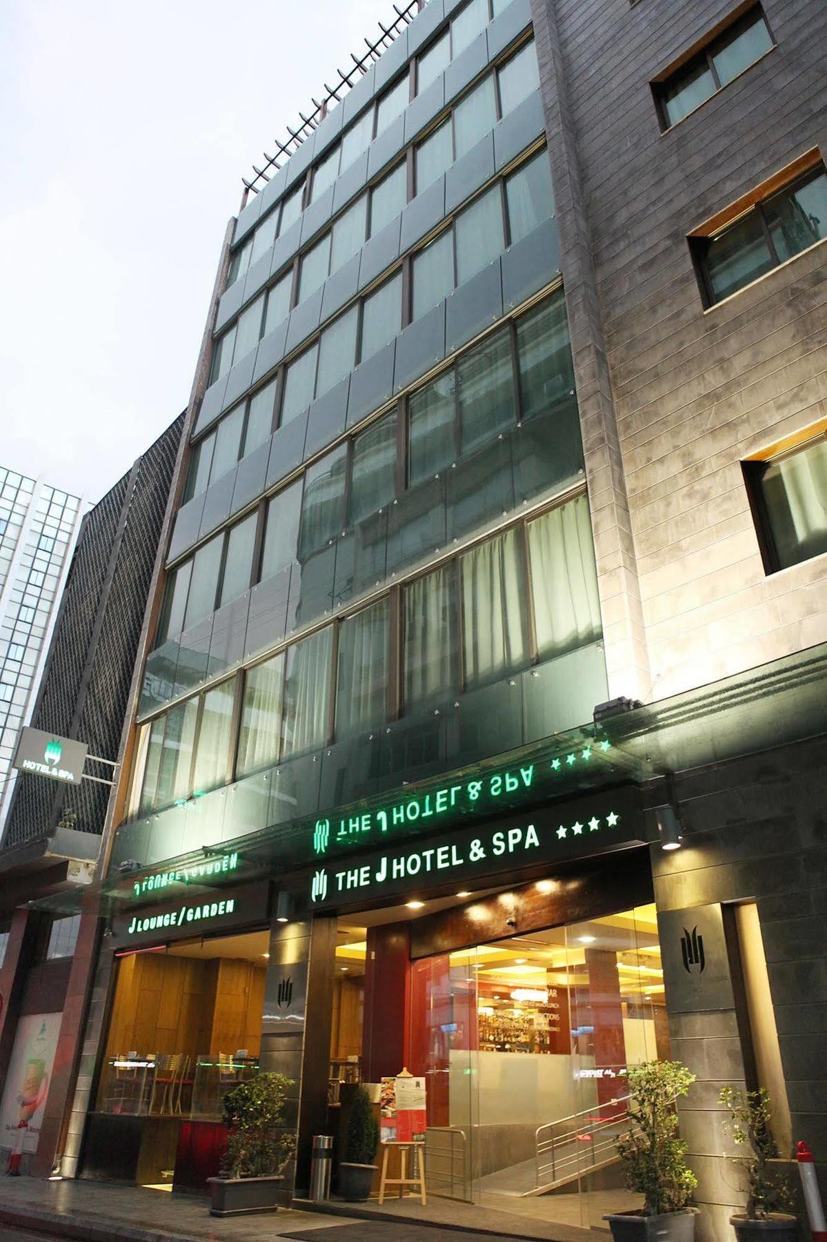 The J Hotel & Spa Beirut Exterior foto